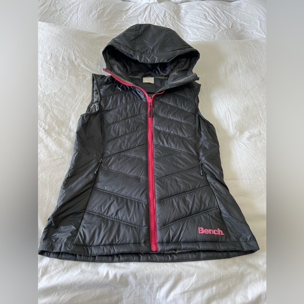 Bench Womens Hooded Puffer Vest | Size Small | Black Insulated Casual